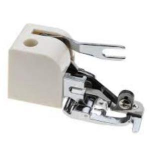 Prensatela Imitación Overlock con Cuchillo